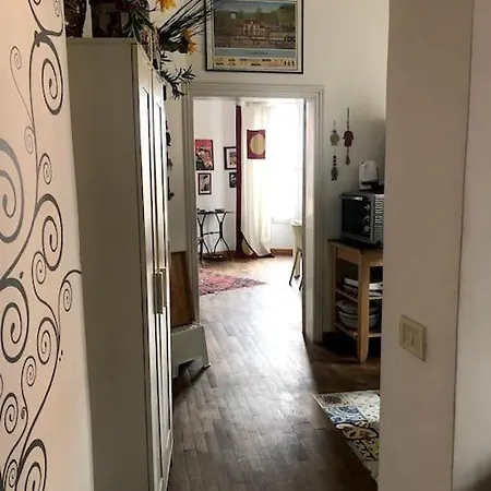 Large In Center *